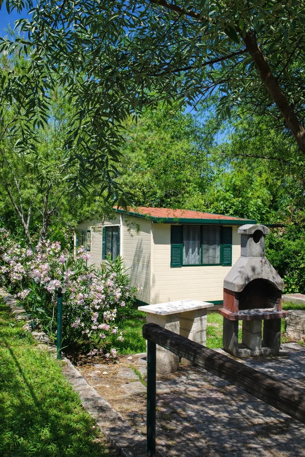 Case mobili Vieste Marina nel Gargano immerse nel verde con area barbecue