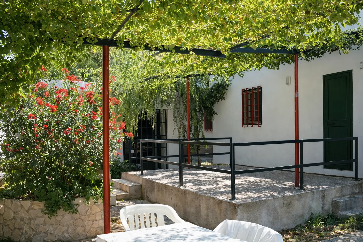 Bungalow e le cortiglie in muratura nel villaggio vacanze Vieste Marina a Vieste nel Gargano